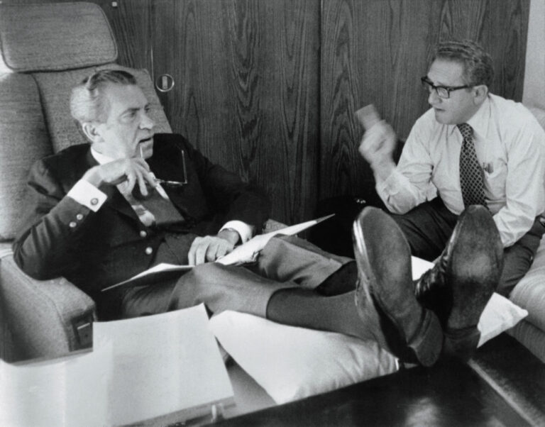 Kissinger Rip Hamilton Bu Mikrofon Açık mı? Kissinger Tapeleri Üzerine Bir İnceleme - Kritik Bakış
